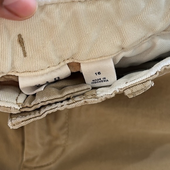 GAP | Kids Uniform Lived-In Khakis (16) - Picture 5 of 9